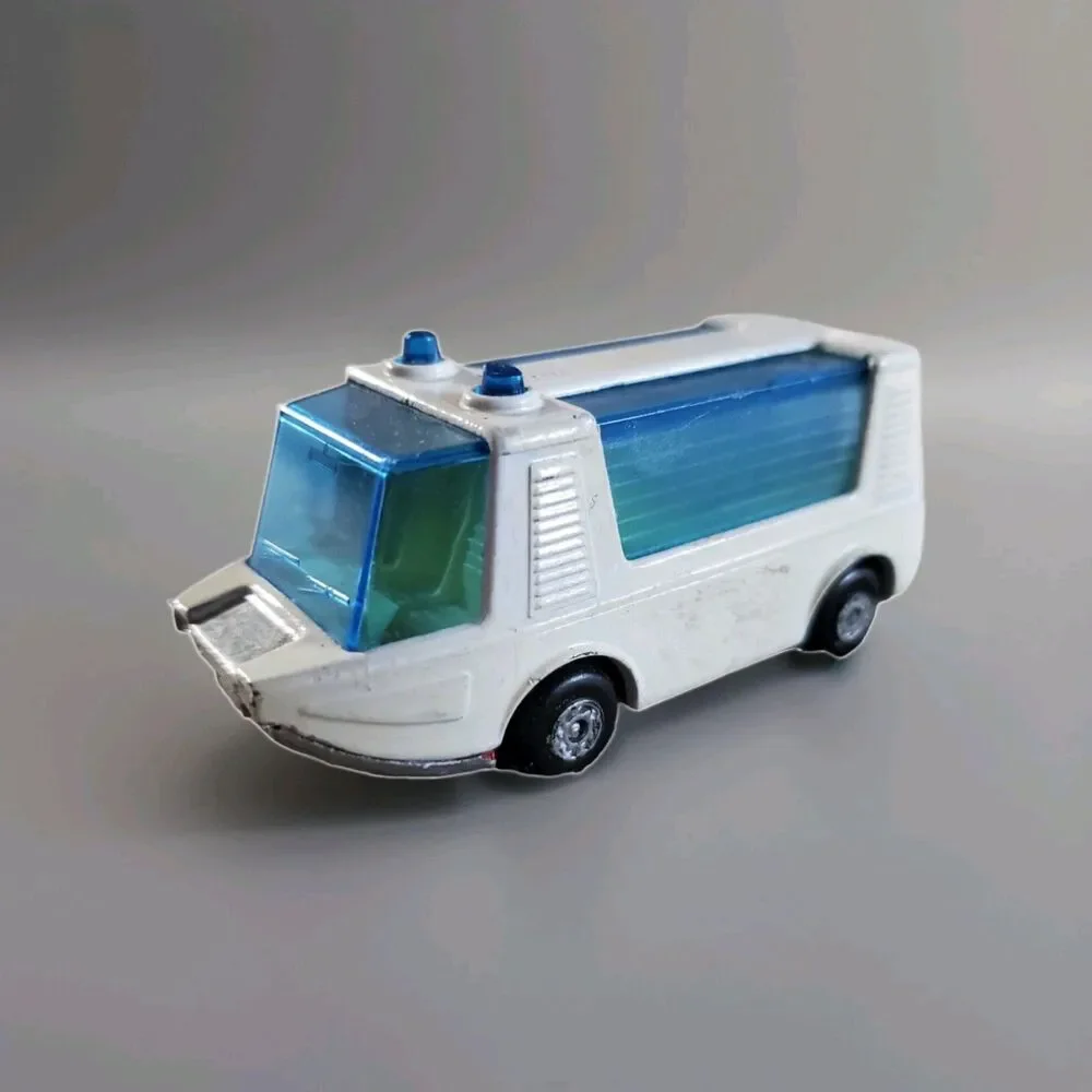 Fetcha Car Toy Ambulance Car Matchbox Superfast Stretcha No 46 Lesney FLAWS